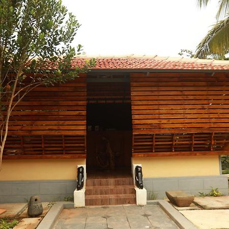 Lara Lake View Resort Thiruvananthapuram ภายนอก รูปภาพ