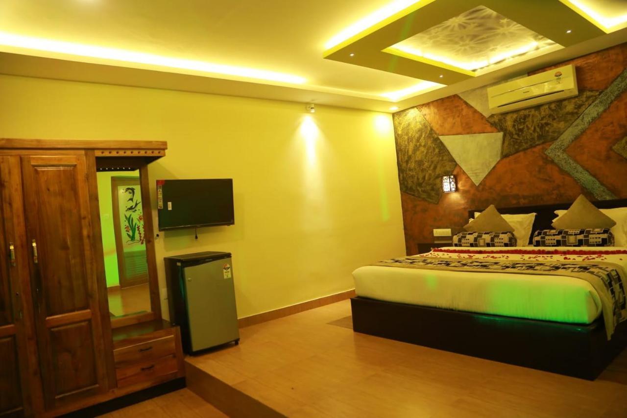 Lara Lake View Resort Thiruvananthapuram ภายนอก รูปภาพ