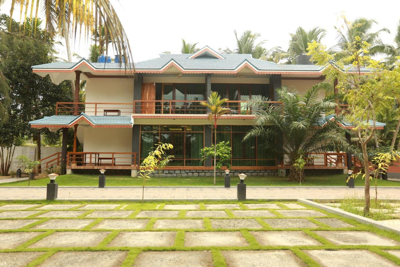 Lara Lake View Resort Thiruvananthapuram ภายนอก รูปภาพ