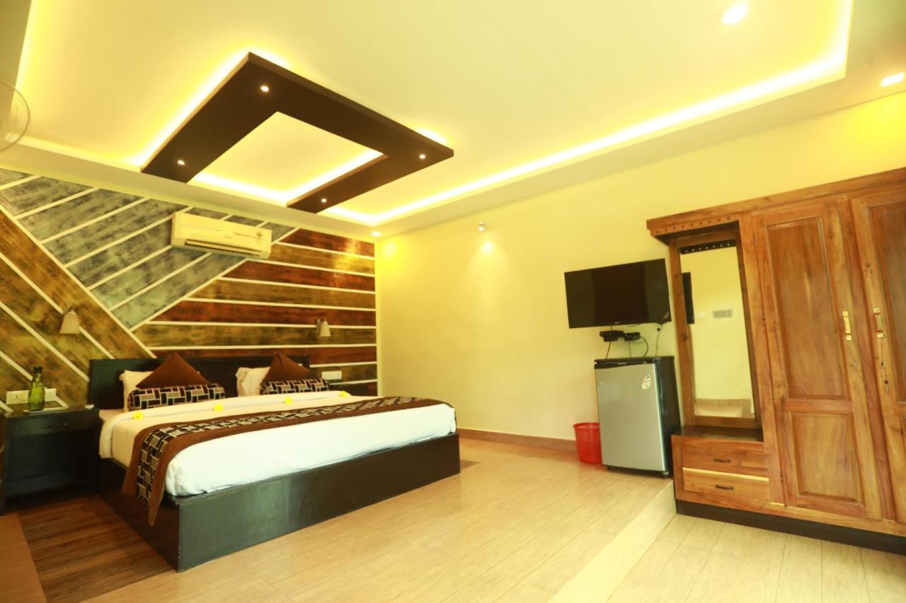 Lara Lake View Resort Thiruvananthapuram ภายนอก รูปภาพ