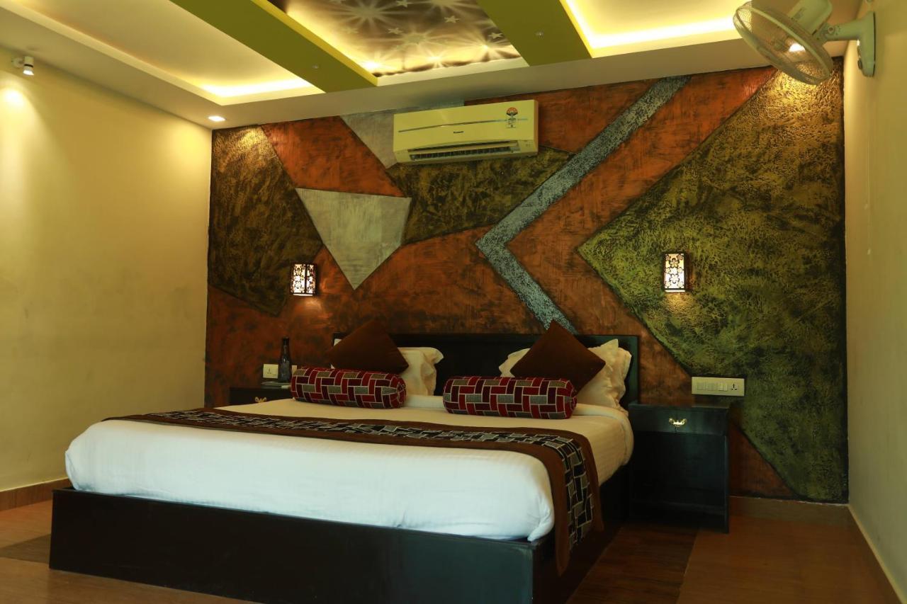 Lara Lake View Resort Thiruvananthapuram ภายนอก รูปภาพ