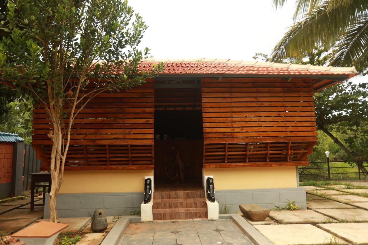 Lara Lake View Resort Thiruvananthapuram ภายนอก รูปภาพ