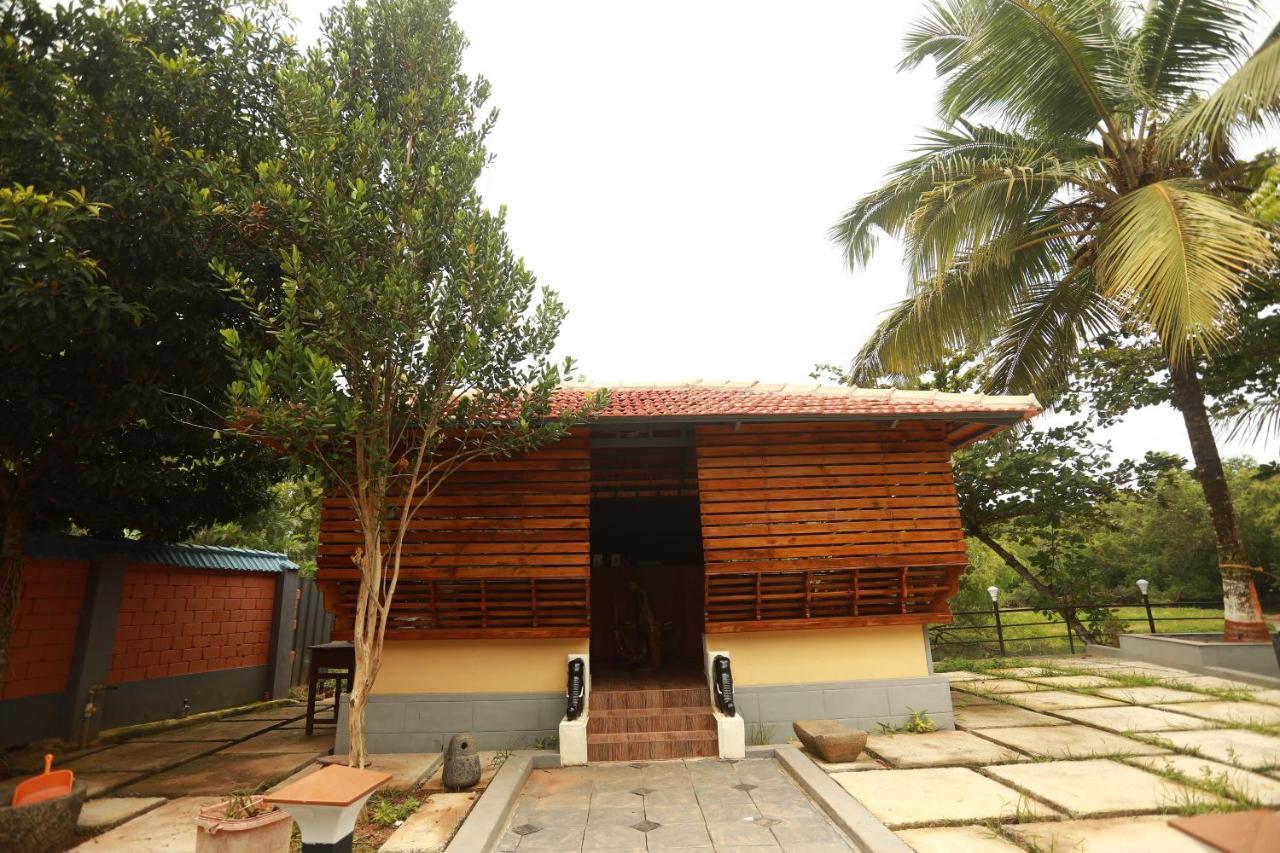Lara Lake View Resort Thiruvananthapuram ภายนอก รูปภาพ